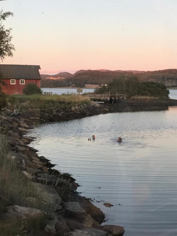 Saga, Et Unikt, Sjarmerende Badehotell Med Fa Rom, Sauna Og Badebrygge - Inderoy Straumen  ภายนอก รูปภาพ